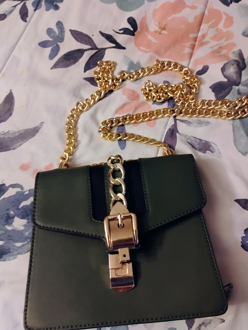Green Leatherette Crossbody Bag with Gold Chain - Picture 5 of 6